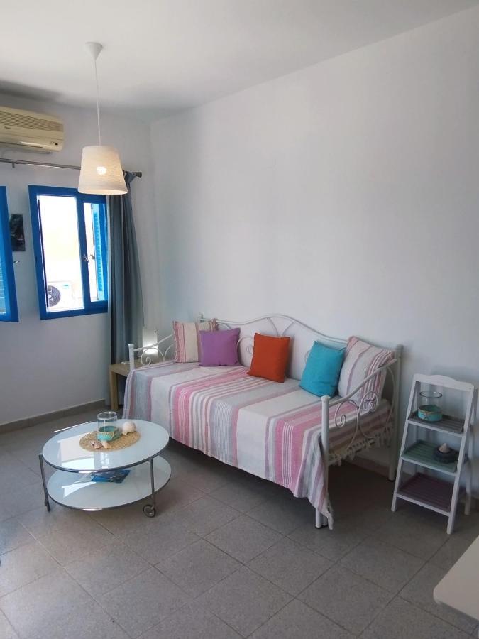 Thea Nisaki Holiday home